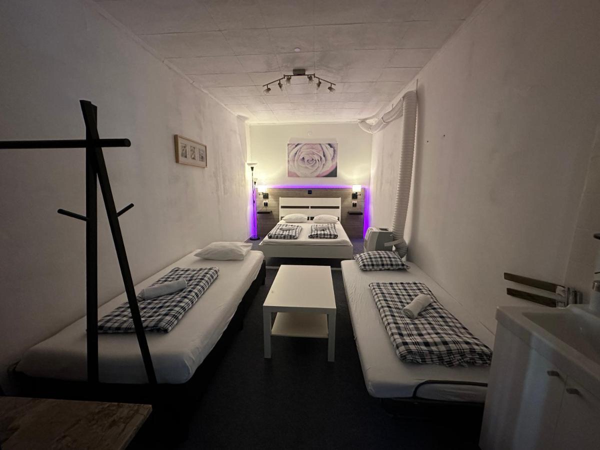 Hostel Lovely Rooms, City Center, Shared Bathroom, Windows To Corridor Villach Exterior foto